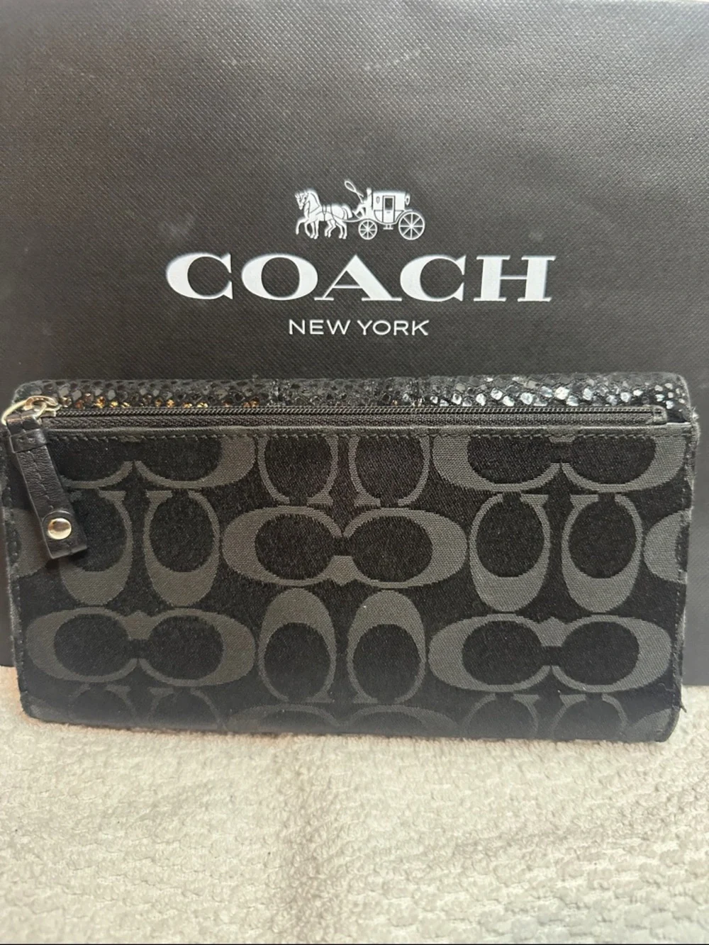 Coach Black snake and embossed Signature turnlock continental Wallet - Picture 2 of 9